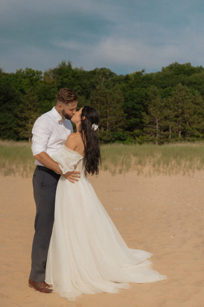 dreamy michigan beach wedding