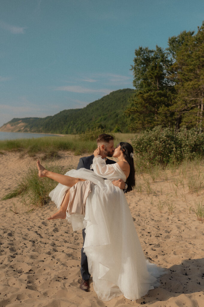 dreamy michigan beach wedding