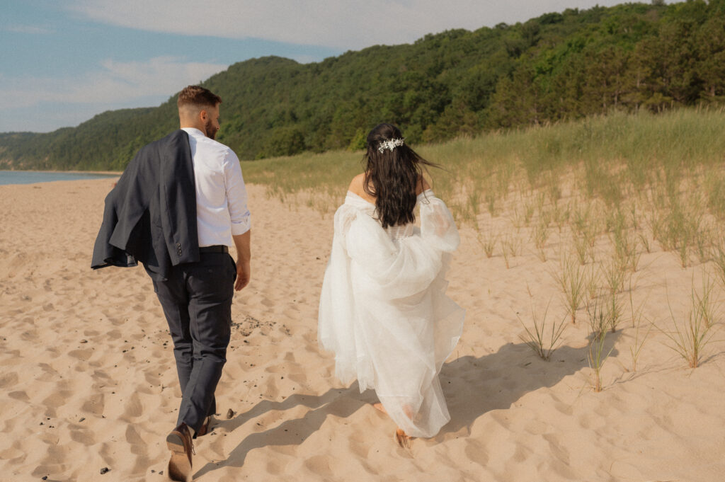 dreamy michigan beach wedding