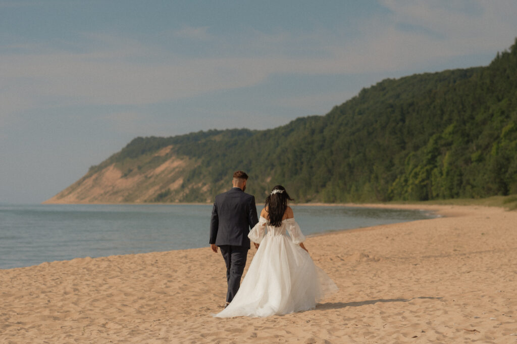 dreamy michigan beach wedding