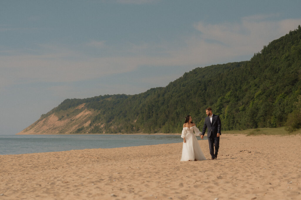 dreamy michigan beach wedding