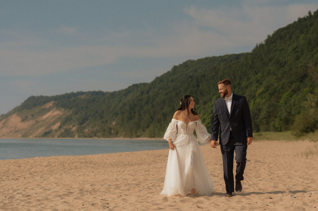 dreamy michigan beach wedding