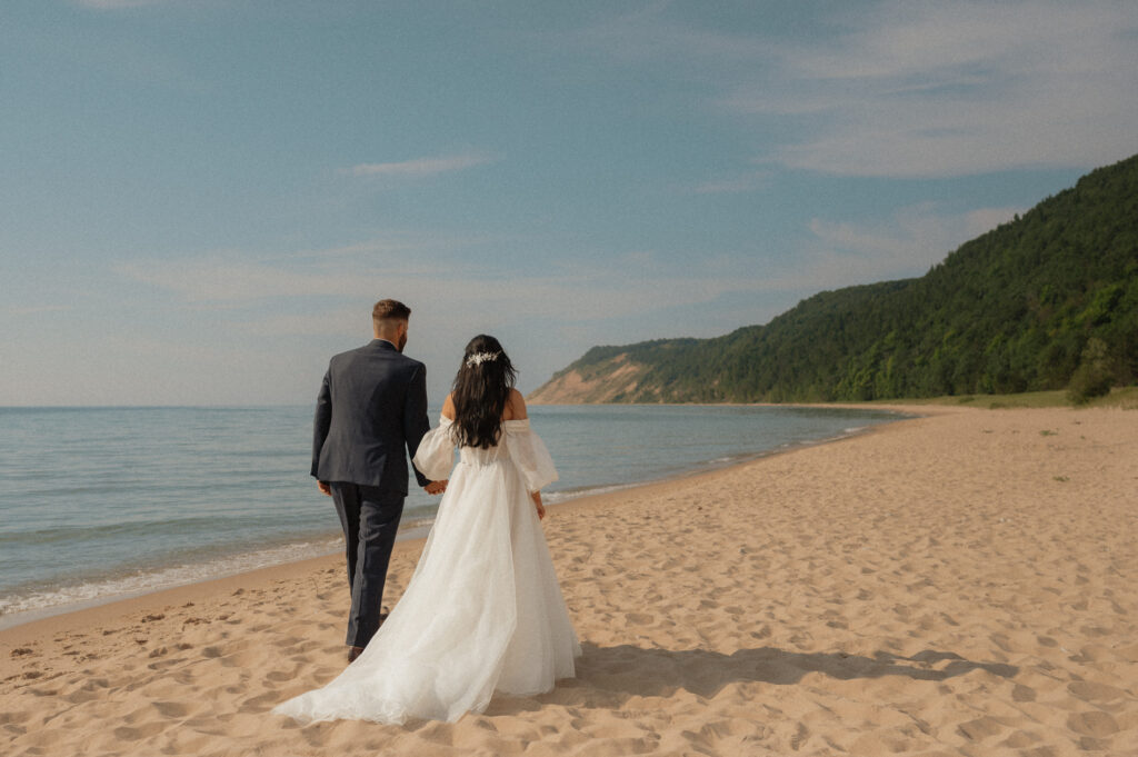 dreamy michigan beach wedding