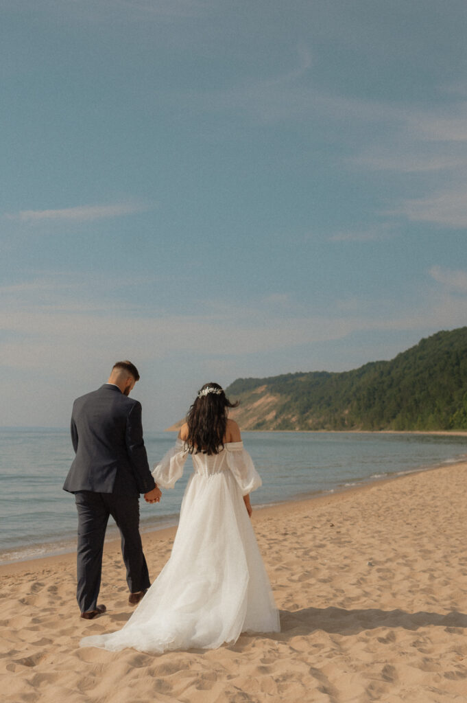 dreamy michigan beach wedding