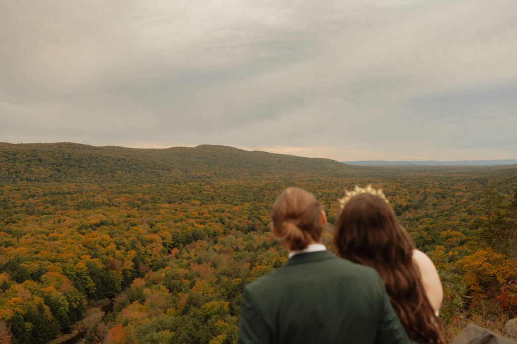 lake of the clouds elopement