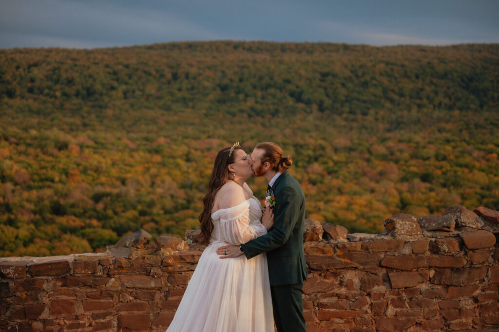 lake of the clouds elopement