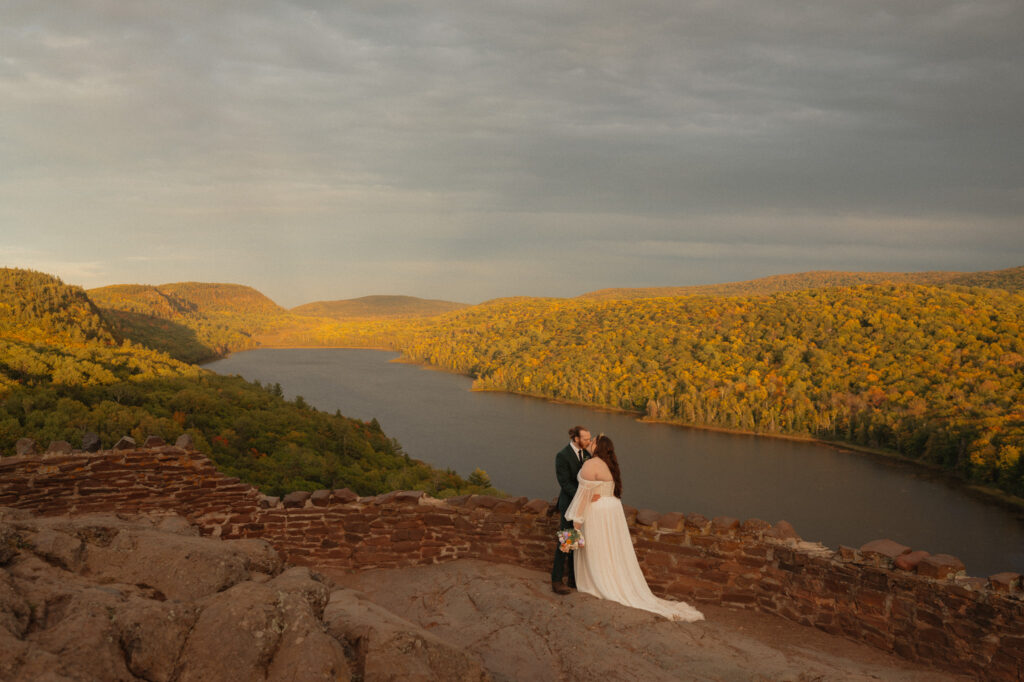 lake of the clouds elopement