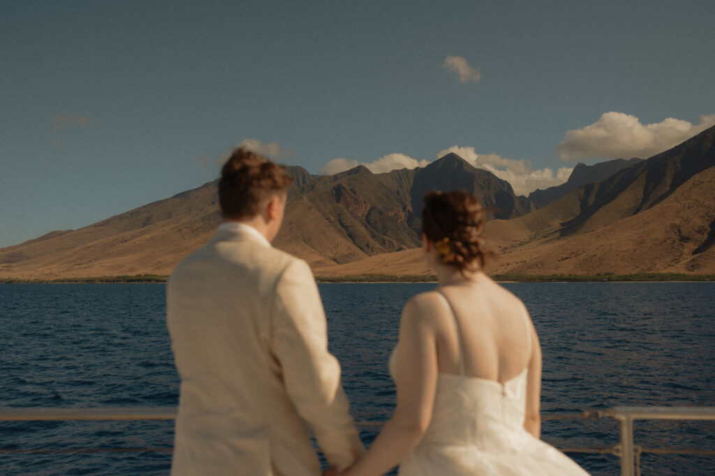 hawaii sailboat elopement