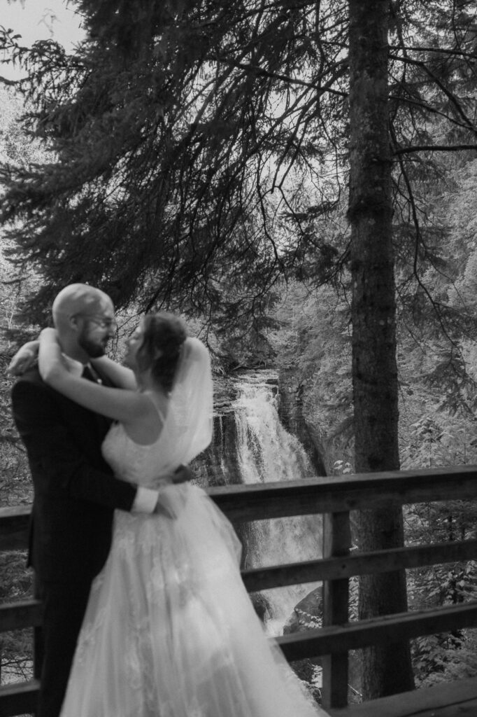 pictured rocks wedding