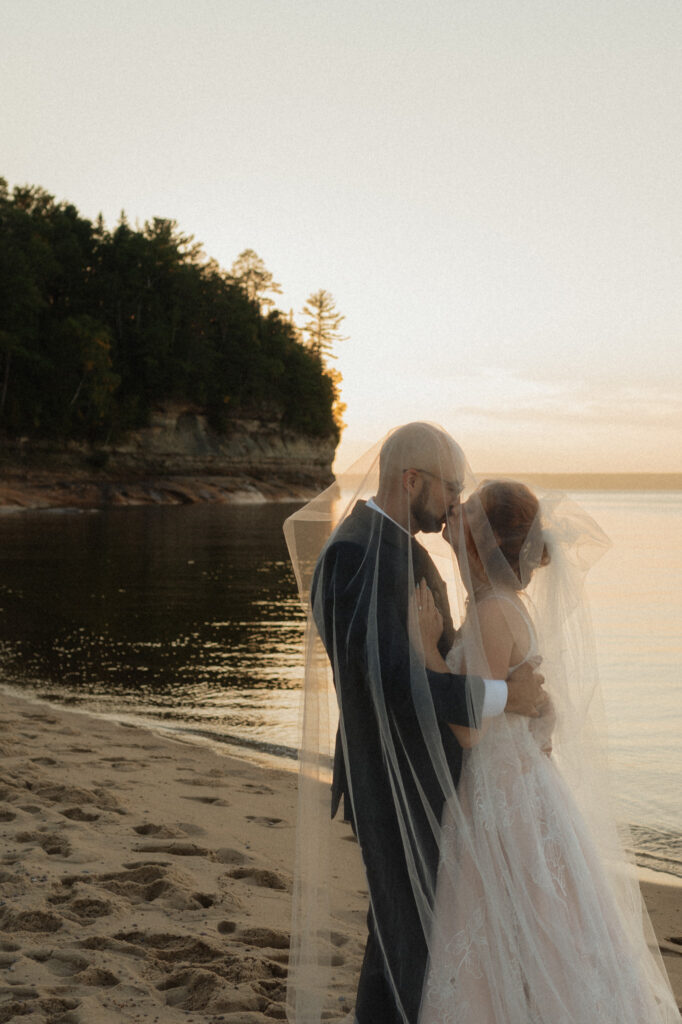 pictured rocks wedding