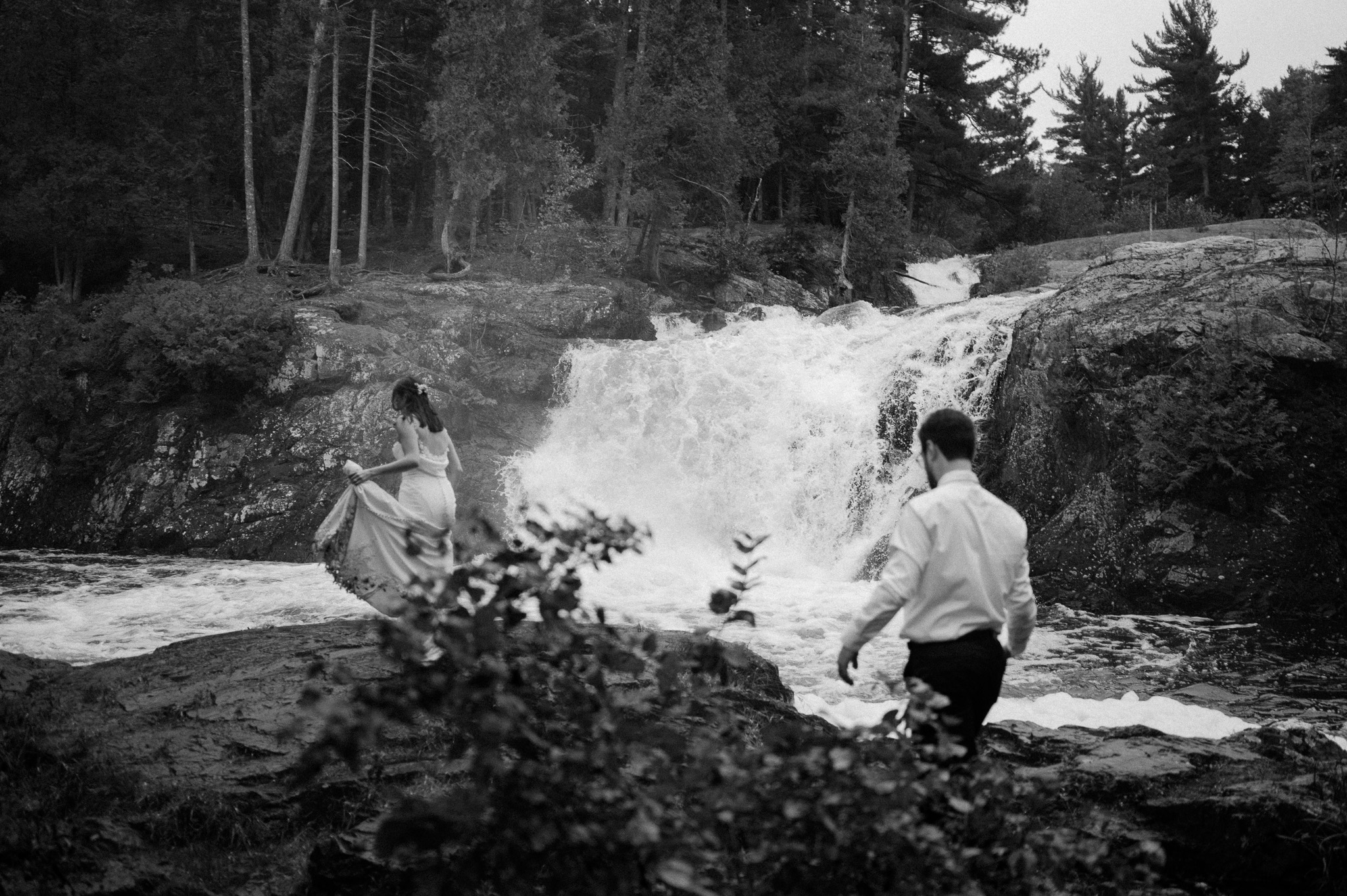 michigan small wedding upper peninsula waterfalls
